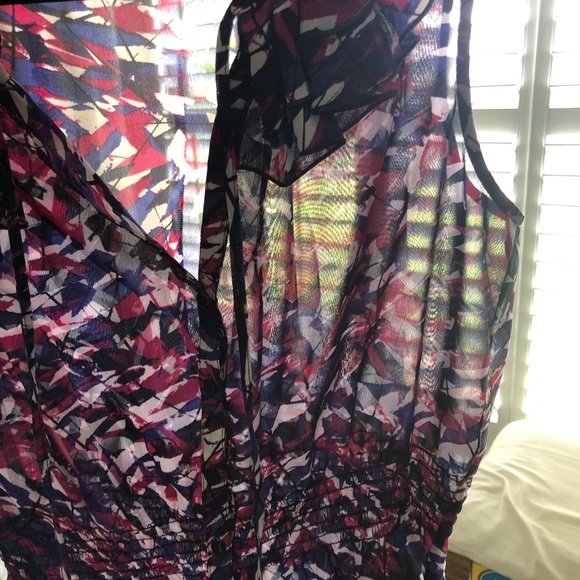 Blouse by Tina (Beyoncé mom) - Picture 9 of 11